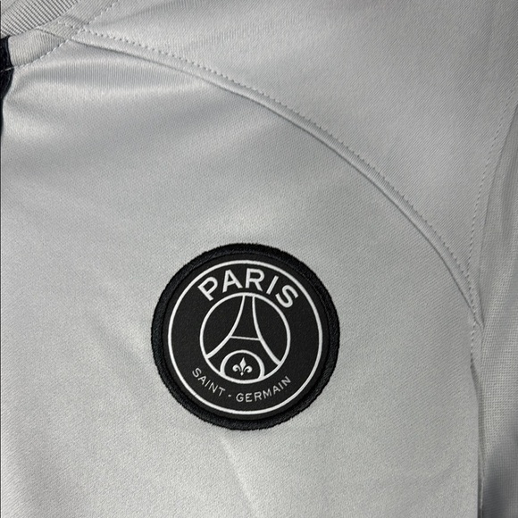 Gray Jordan Women’s Paris Saint Germain Jersey Size M - Picture 2 of 8